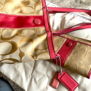 Coach signature small tote with matching wallet